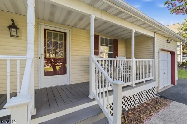 6 Shoshoni Way, Branchburg Twp., NJ 08876