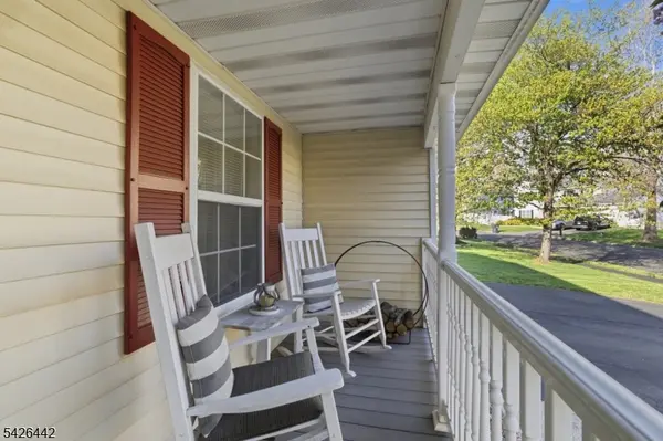 6 Shoshoni Way, Branchburg Twp., NJ 08876