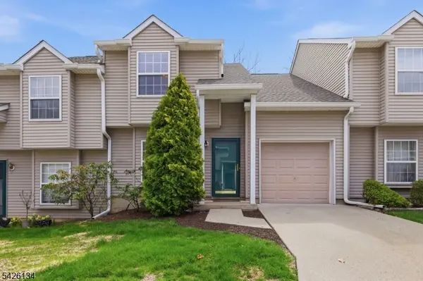 56 Cambridge, Oxford Twp., NJ 07863