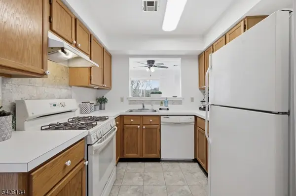 56 Cambridge, Oxford Twp., NJ 07863