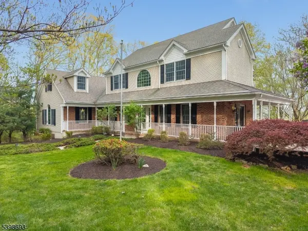 15 White Oak Dr, Union Twp., NJ 08802