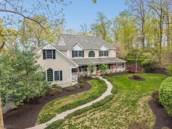 15 White Oak Dr, Union Twp., NJ 08802