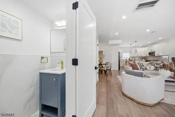 28 1/2 Irving St, Montclair Twp., NJ 07042