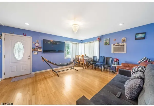 278 North Dr, North Plainfield Boro, NJ 07060