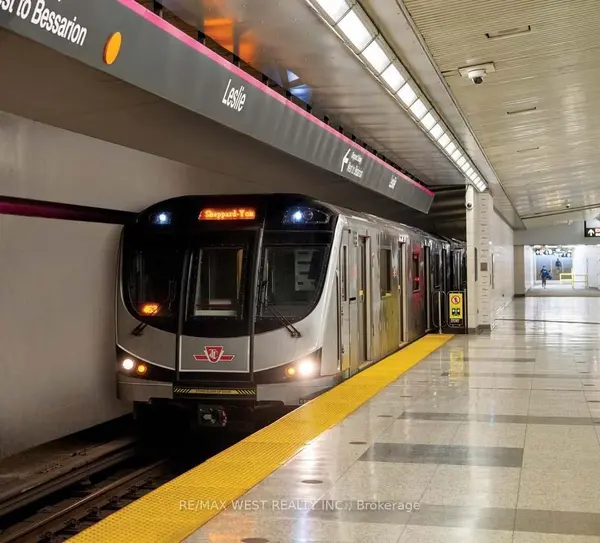 29 Green Trail CT #610, Toronto C15, ON M2K 0J9