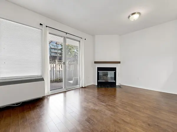 660B Wellington ST W #14, Toronto C01, ON M5V 1G4