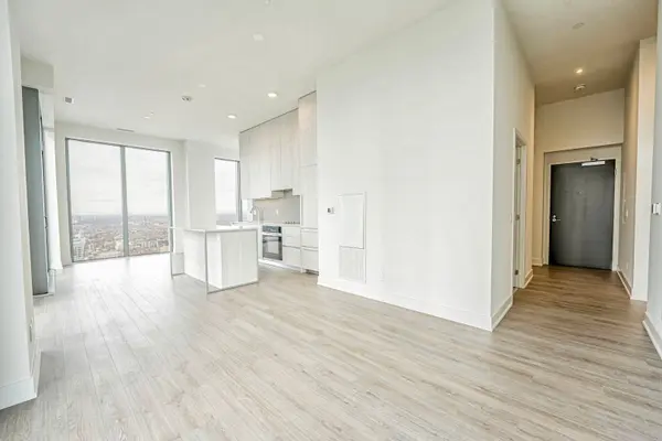 8 Cumberland ST #5102, Toronto C02, ON M4W 0B6