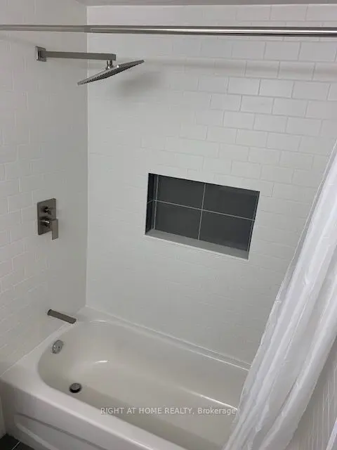 362 Dunsmore LN, Barrie, ON L4M 7B2