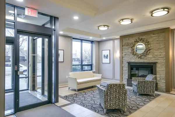 61 Heintzman ST #1501, Toronto W02, ON M6P 5A2