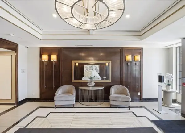 2365 Central Park DR #902, Oakville, ON L6H 0C7