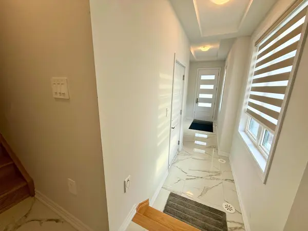 1285 National Valley DR, Mississauga, ON L5V 0E9