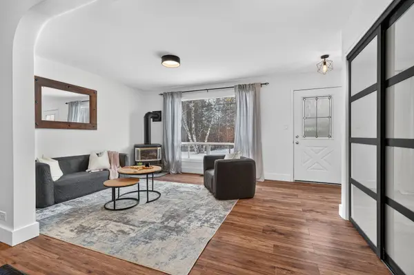 11 Silver ST, Huntsville, ON P1H 1M2