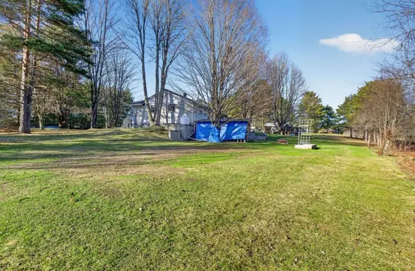 9950 Round Lake RD, Laurentian Valley, ON K8A 0K5