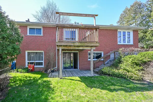 42 Holbrook RD, Hamilton, ON L9C 2H2