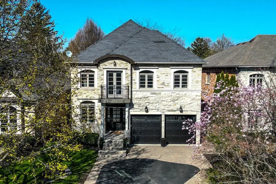 195 Pomona AVE, Burlington, ON L7N 1S9