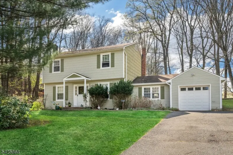 24 Camelot Dr, Mount Olive Twp., NJ 07828