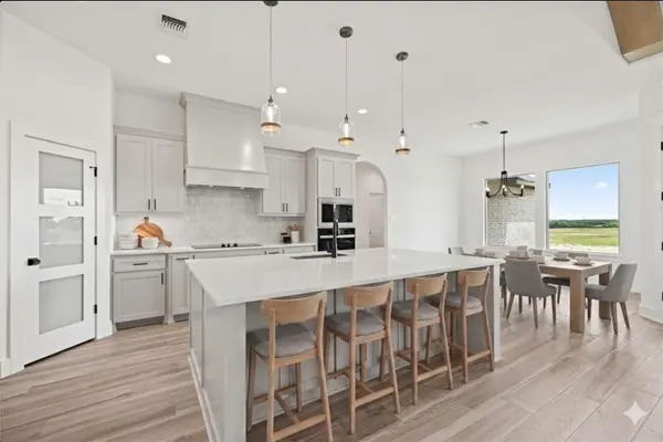 104 Prairie Winds Drive, Poolville, TX 76487