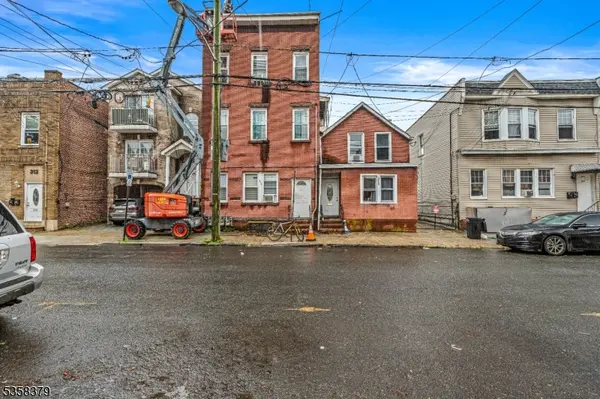 316-318 John St, Elizabeth City, NJ 07202