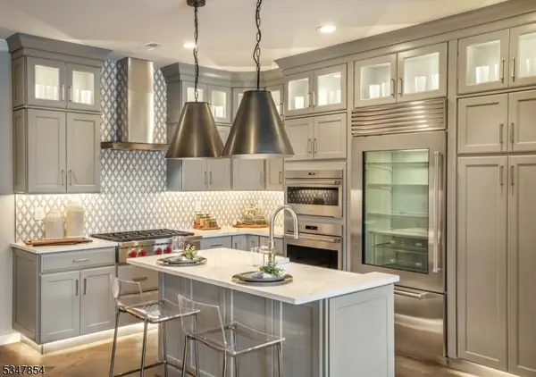 2 Blackmoor Ln, Randolph Twp., NJ 07869