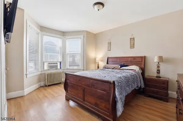 40 Schley St, Newark City, NJ 07112