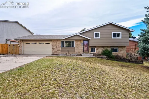 2705 Maroon Bells AVE, Colorado Springs, CO 80918