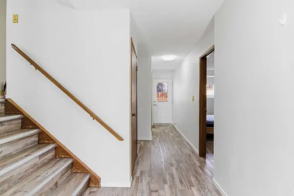 5048 Dalhart RD NW, Calgary, AB T3A 1V8