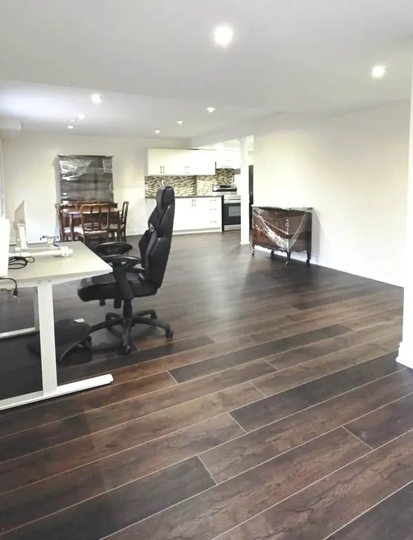 42 Arrowpoint DR, Brampton, ON L6Y 0Y8