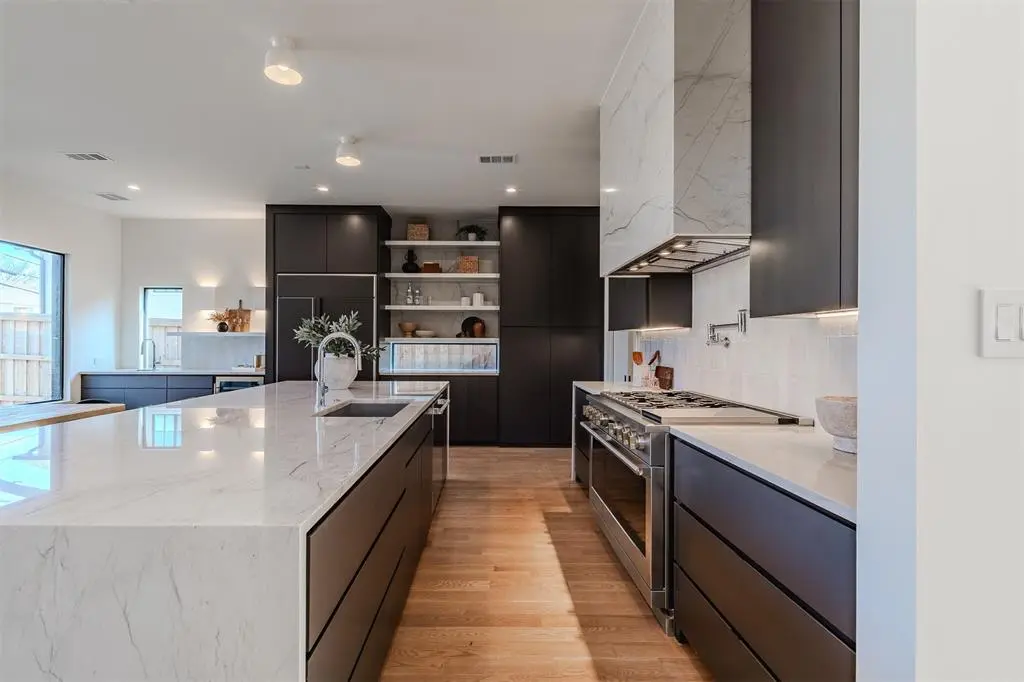 7115 Casa Loma Avenue, Dallas, TX 75214