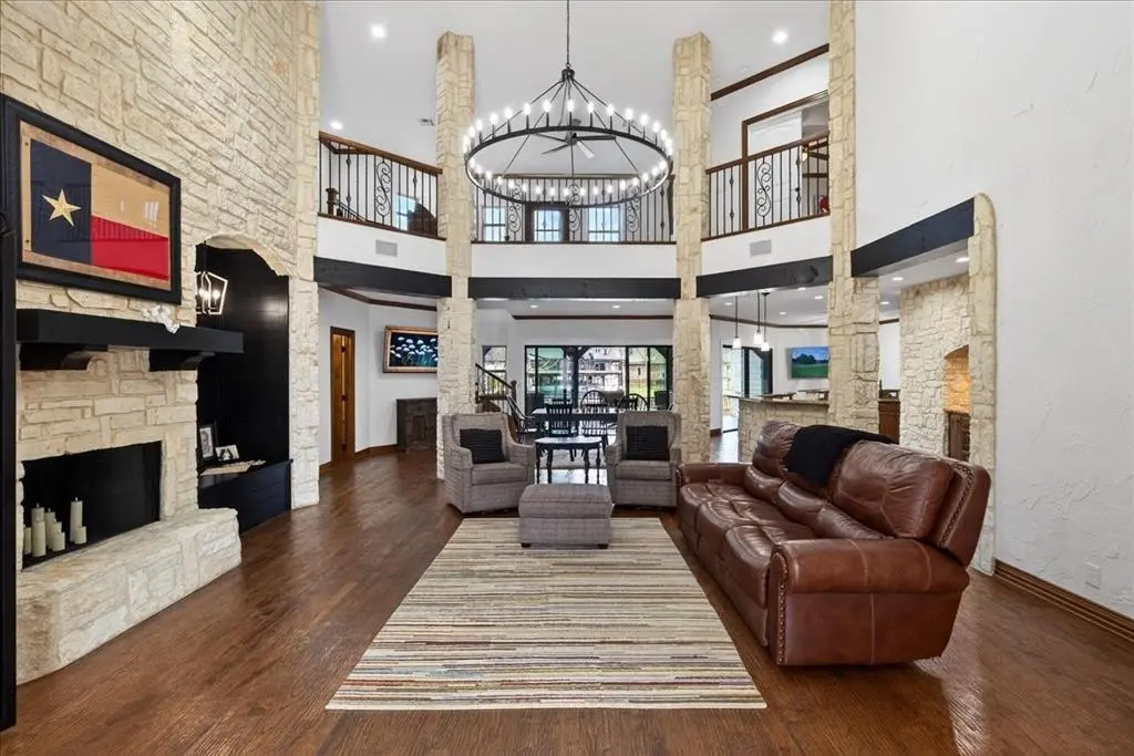 115 Saint Annes Drive, Mabank, TX 75156