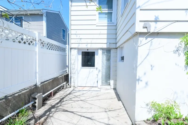 214 Woodcliff Ave-Apt 3 #3, Little Falls Twp., NJ 07424