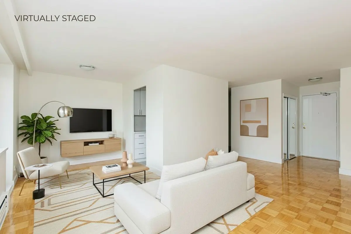 2 Grandstand PL #403, Toronto C11, ON M4H 1E2