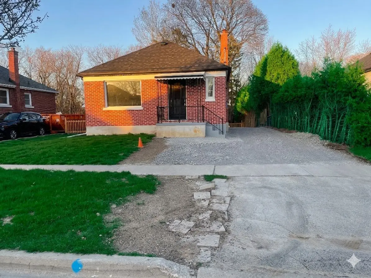 859 Grierson ST #Main, Oshawa, ON L1G 5K1