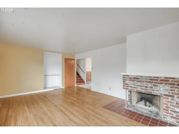 16315 NE Holladay ST, Portland, OR 97230