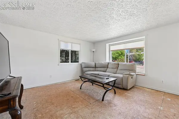 6910 Casper CT, Colorado Springs, CO 80922