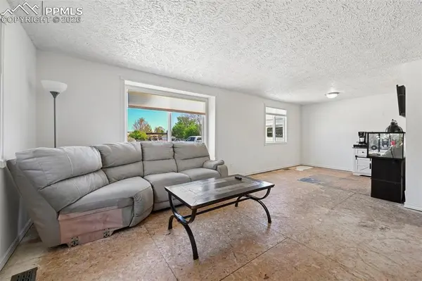 6910 Casper CT, Colorado Springs, CO 80922