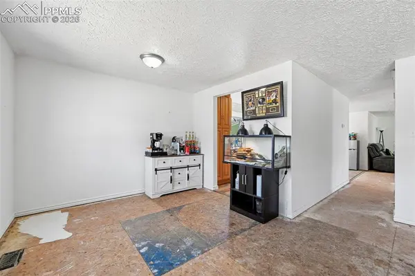 6910 Casper CT, Colorado Springs, CO 80922