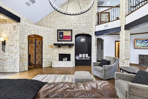 115 Saint Annes Drive, Mabank, TX 75156