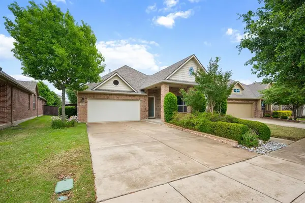 1208 Isabella Lane, Savannah, TX 76227