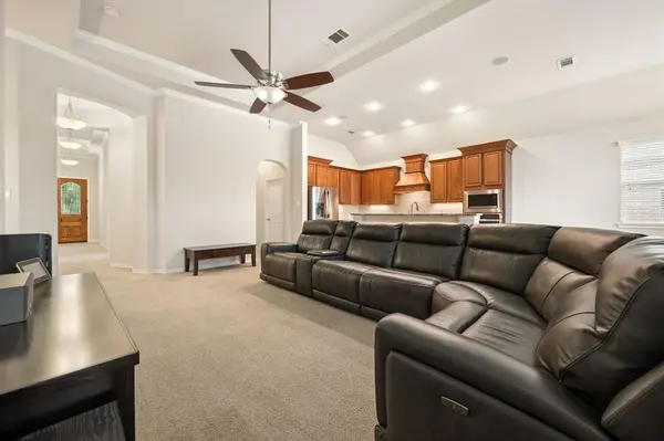 1208 Isabella Lane, Savannah, TX 76227