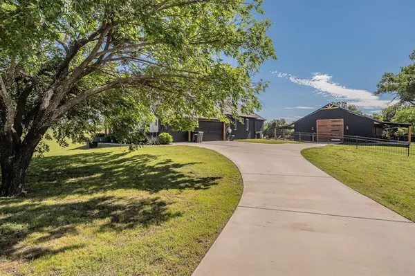 505 N Saddle Horn Court, Weatherford, TX 76087