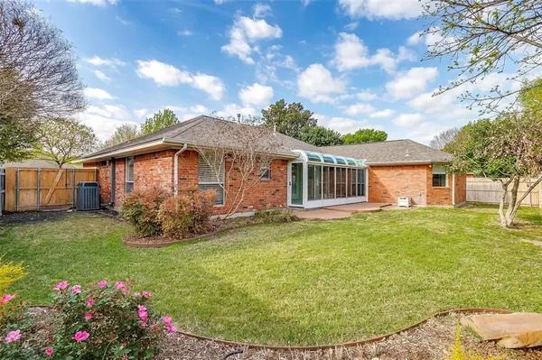 3212 Riverwood Drive, Fort Worth, TX 76116