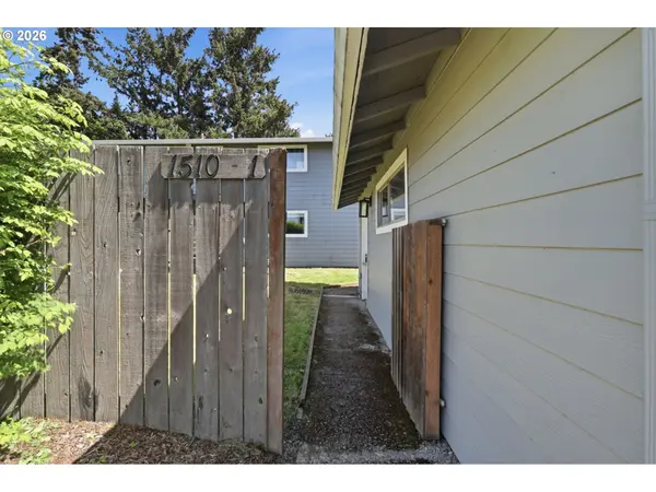 1510 N DEBORAH RD, Newberg, OR 97132