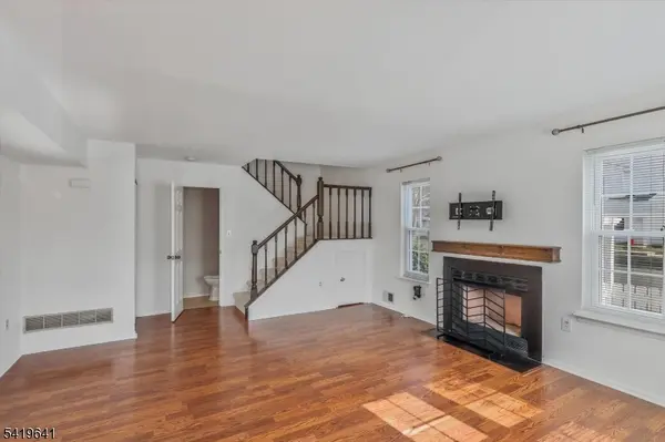 81 Almond Dr, Franklin Twp., NJ 08873