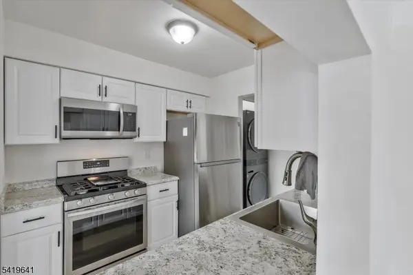 81 Almond Dr, Franklin Twp., NJ 08873