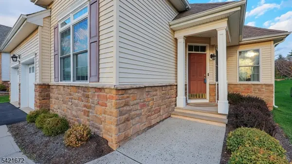 84 Patriots Way, Franklin Twp., NJ 08873