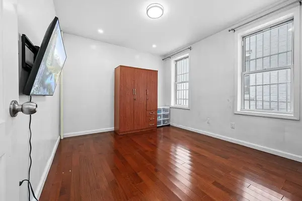 202 Bay 34th ST, Brooklyn, NY 11214