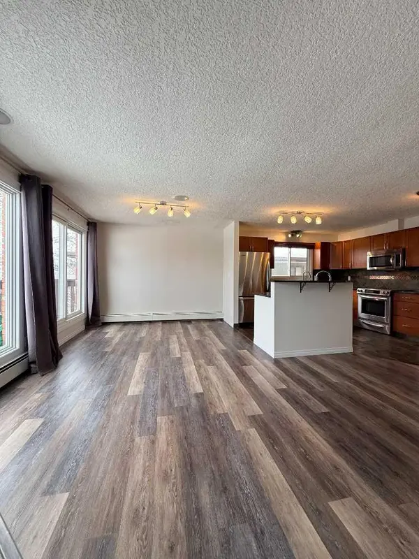 135 27 AVE NE, Calgary, AB T2Z 1Z8