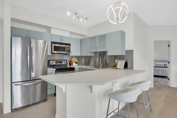 527 15 AVE SW #301, Calgary, AB T2R1R5