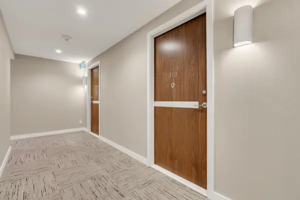 25 Mcmahon DR #310, Toronto C15, ON M2K 0J1