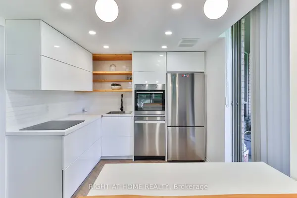 1210 Don Mills RD #206, Toronto C13, ON M3B 3N9